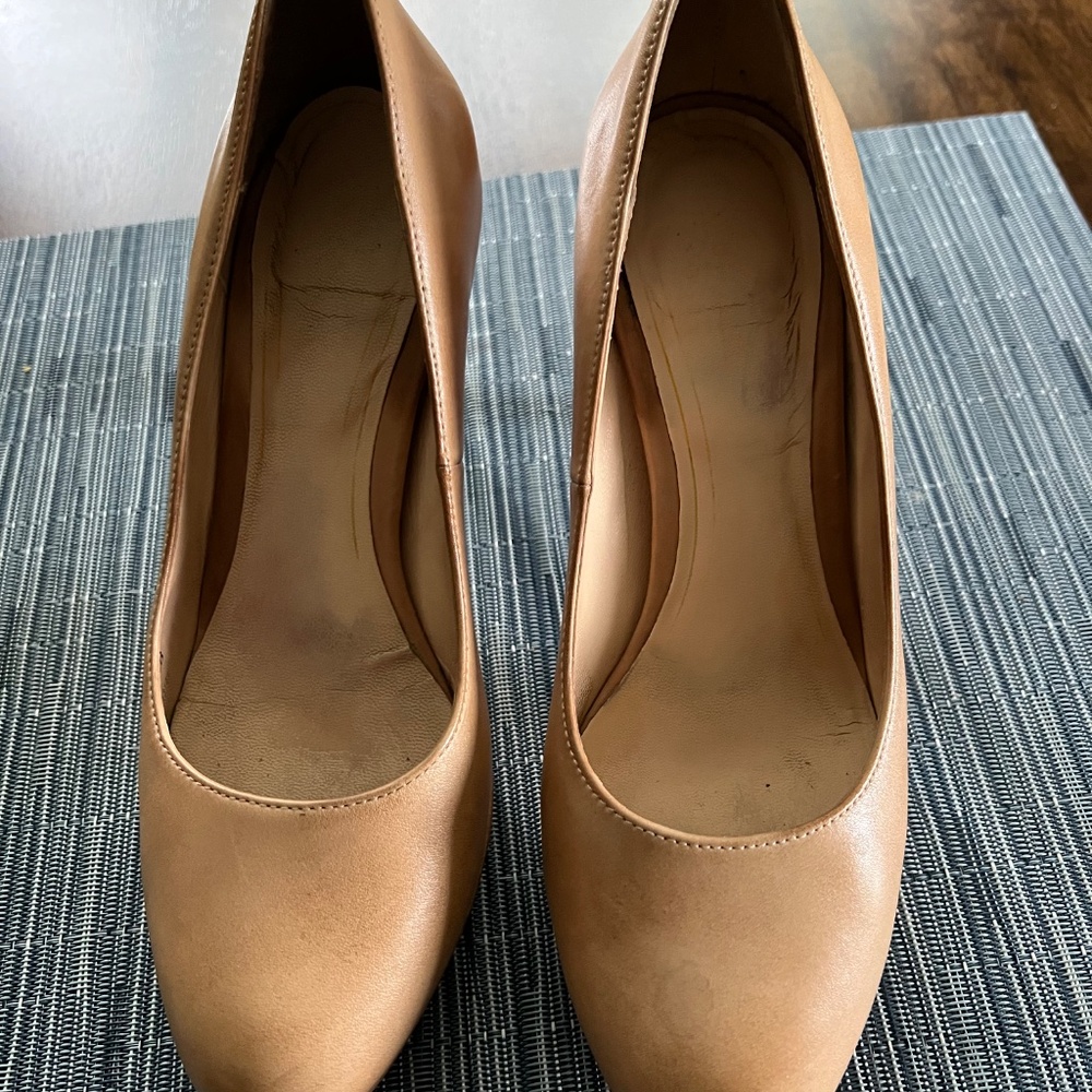 Cole Haan Chelsea Pumps Sandstone Size 6 - Picture 10 of 15
